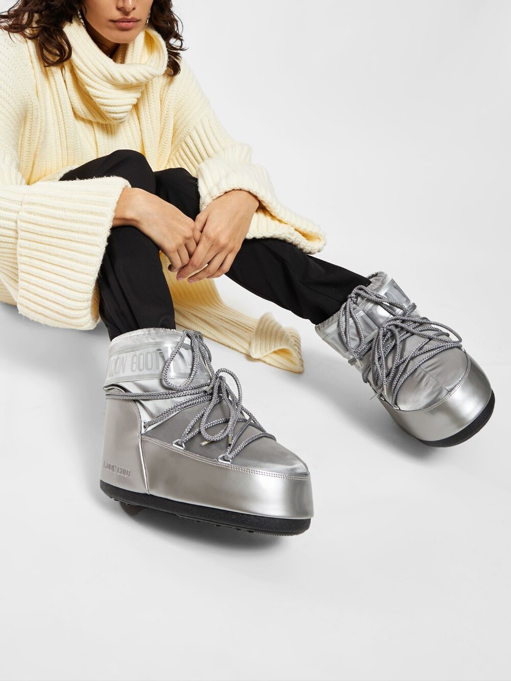 QLR Silver Quilted Lace-Up Winter Boots for Women Size 9 Moon Boots